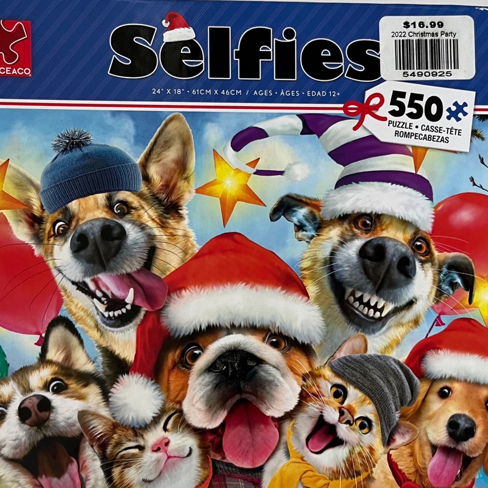 Ceaco 550 pc Selfies Christmas Dogs and Cats Interlocking Jigsaw Puzzle